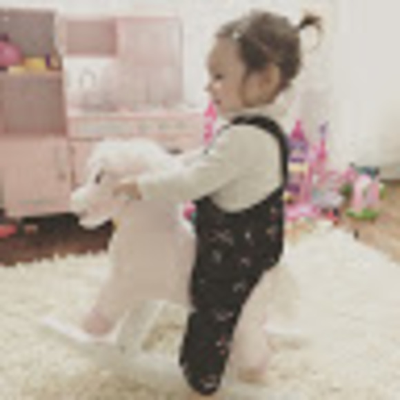 Meet your Posher, Gillian - Picture 1 of 1